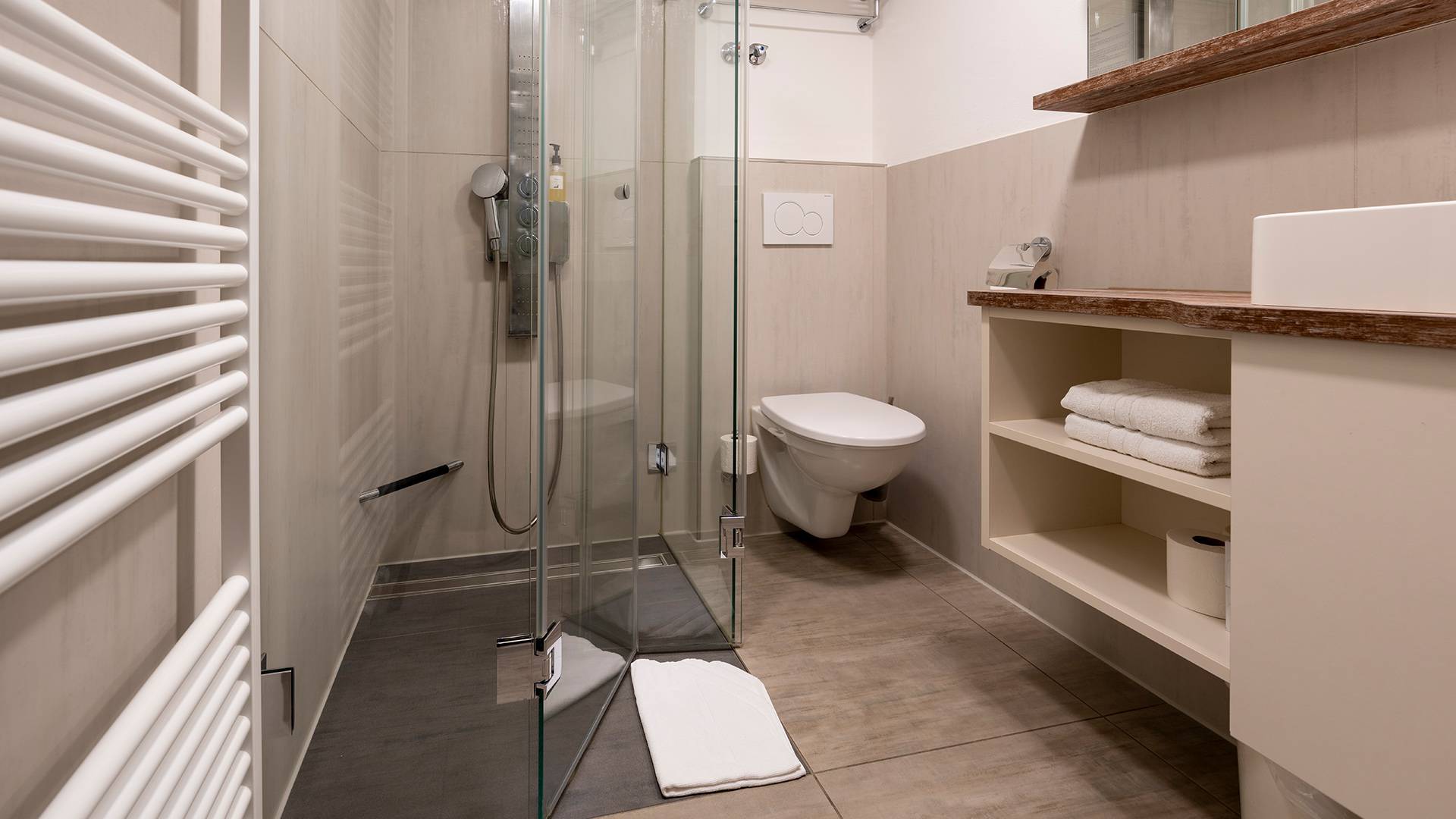 Feldberger Hof Badezimmer Doppelzimmer 