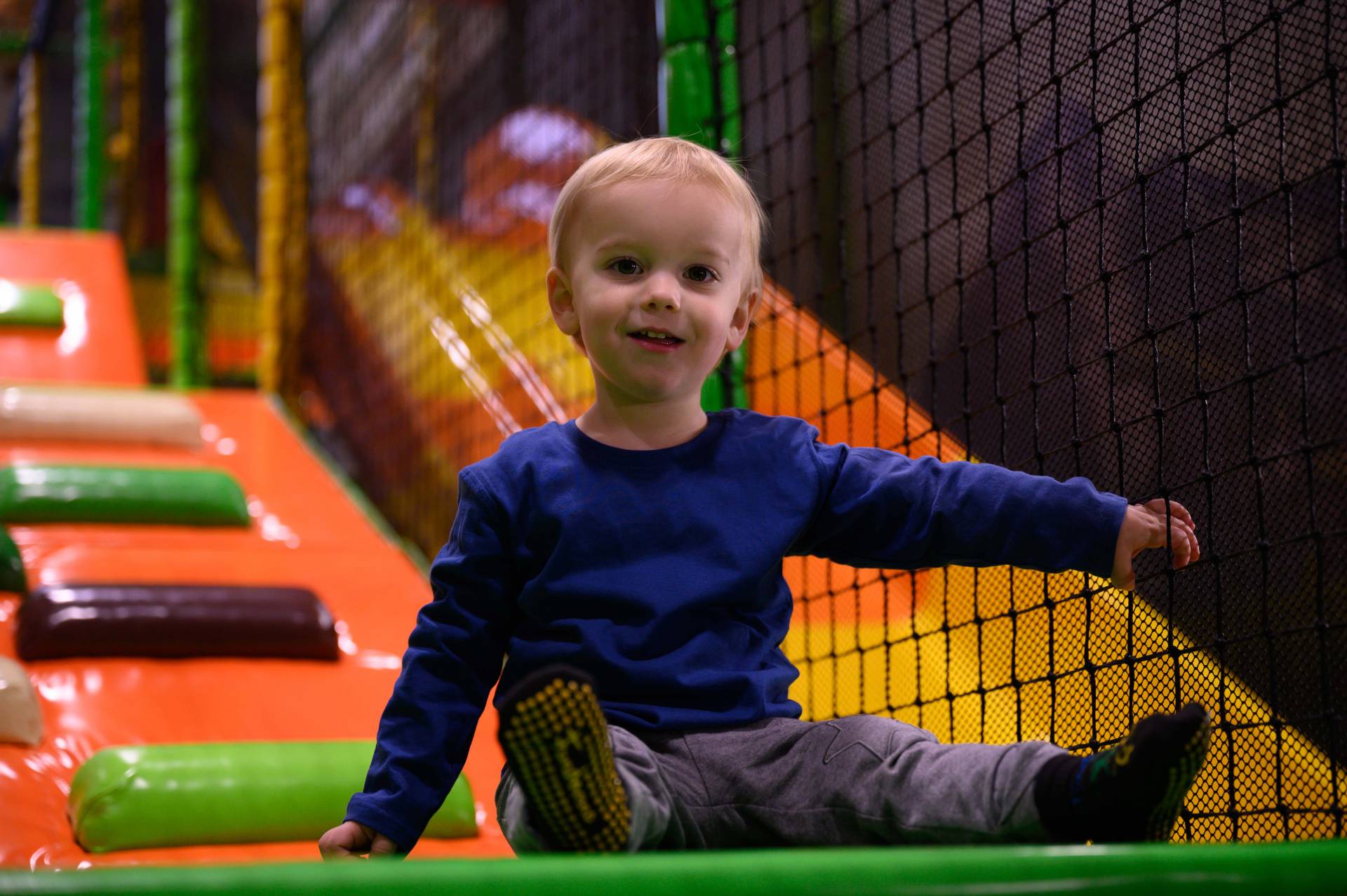 Kleinkind in der Softplay-Anlage der Fundorena