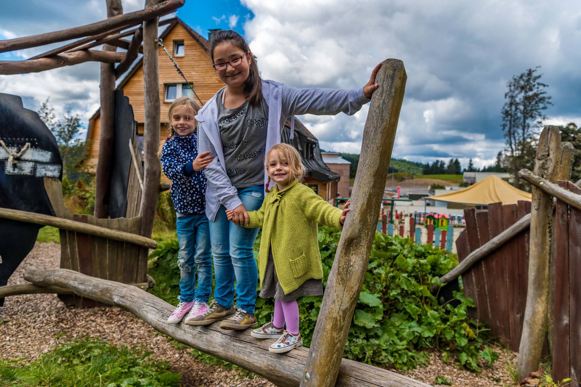 Kinder auf dem Spielplatz des Feldberger Hof