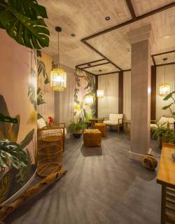 Devi Spa Ruheraum mit vielen Pflanzen