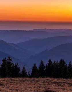 Blick vom Feldberg ins Land im Sonnenaufgang