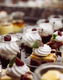 Dessertauswahl beim Buffet