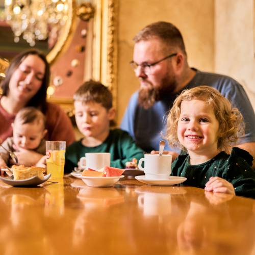 Familie im Cafe Chocolate