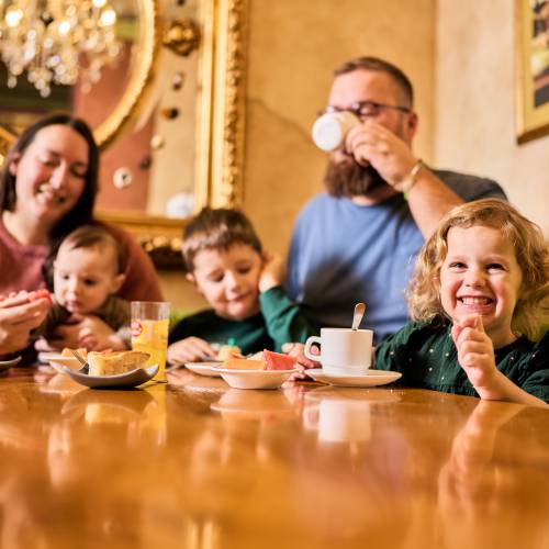 Familie im Cafe Chocolate