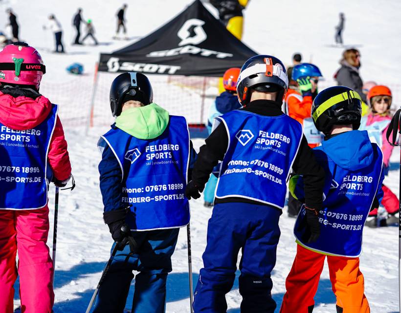 Kinder in der Skischule am Feldberg