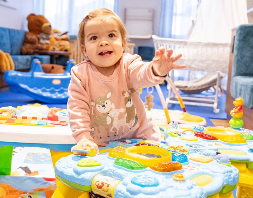Baby am Spielen