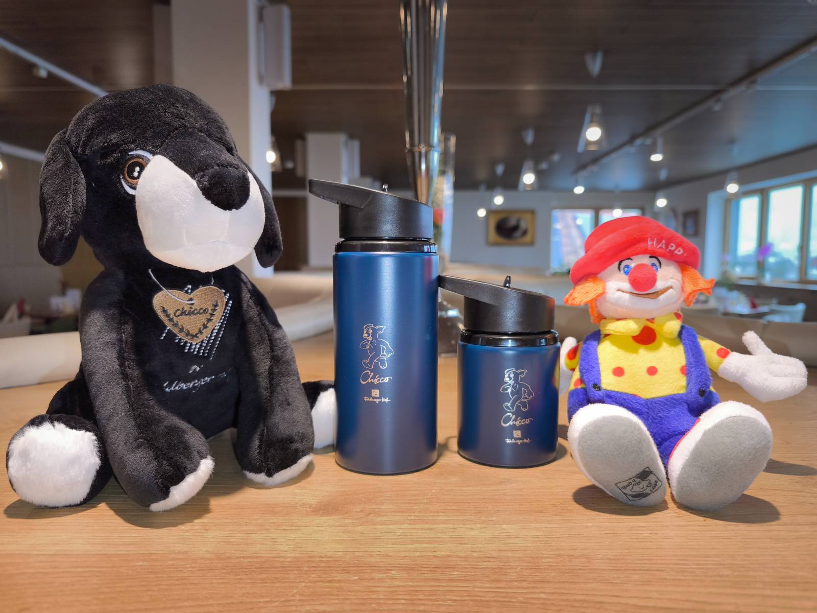 Neue Lieblingsbegleiter: Unsere nachhaltigen Edelstahl-Trinkflaschen sind da! 💧🌿 Symbolfoto