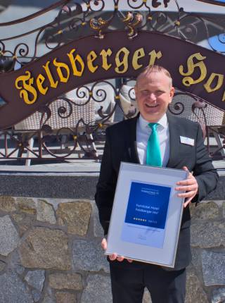 HolidayCheck Award 2026: Feldberger Hof zählt zu den bestbewerteten Familienhotels weltweit Symbolfoto