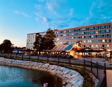 Hotelansicht Abendstimmung